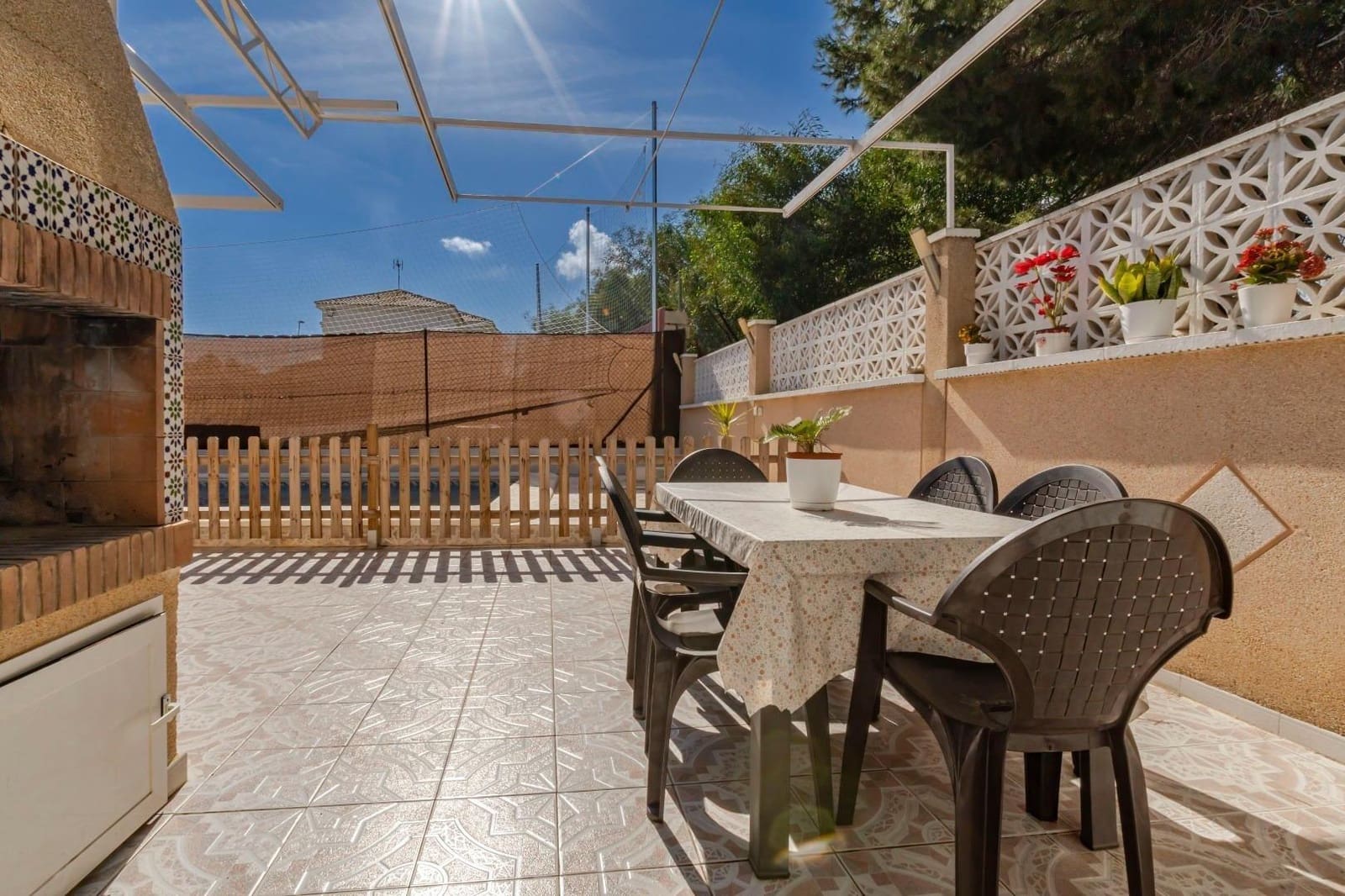 3 bedroom Villa for sale in Torrevieja with pool garage - € 299,999 (Ref: 9385464)