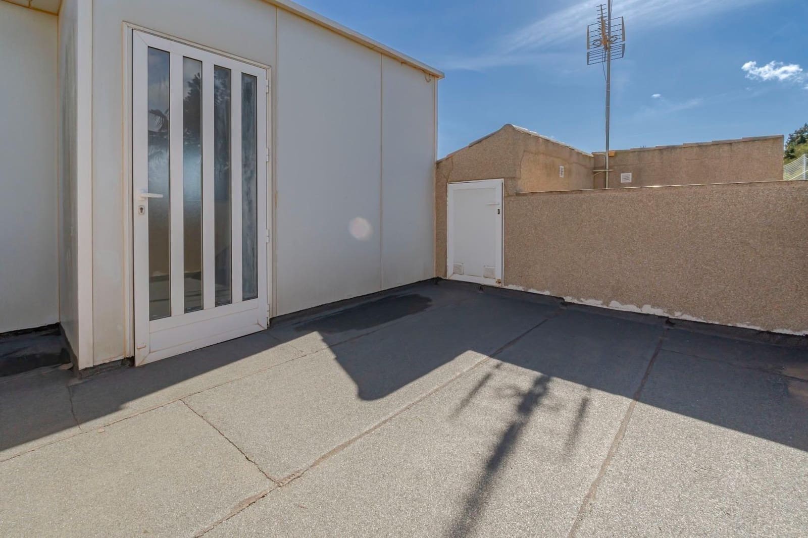 3 bedroom Villa for sale in Torrevieja with pool garage - € 299,999 (Ref: 9385464)