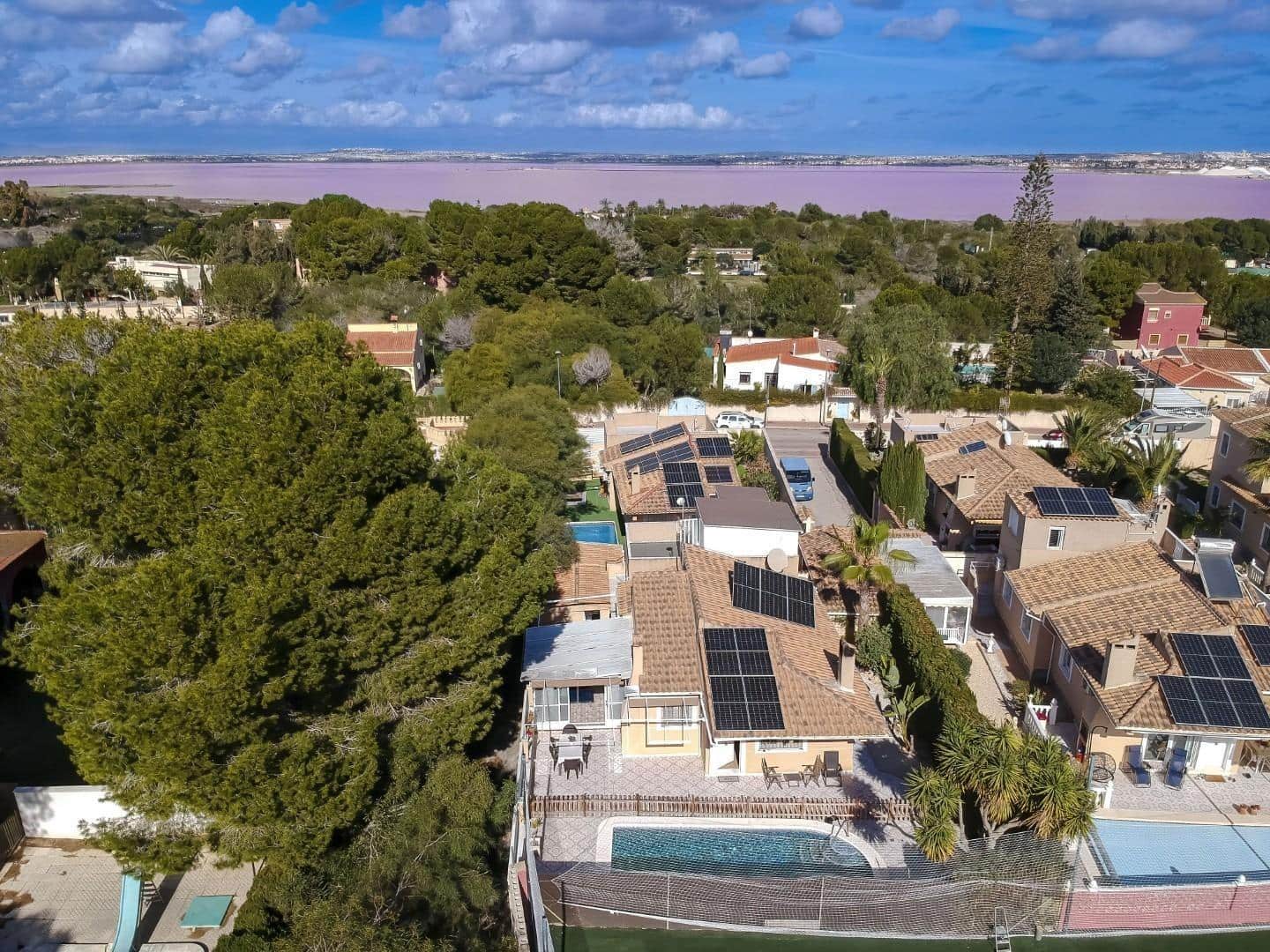 3 bedroom Villa for sale in Torrevieja with pool garage - € 299,999 (Ref: 9385464)