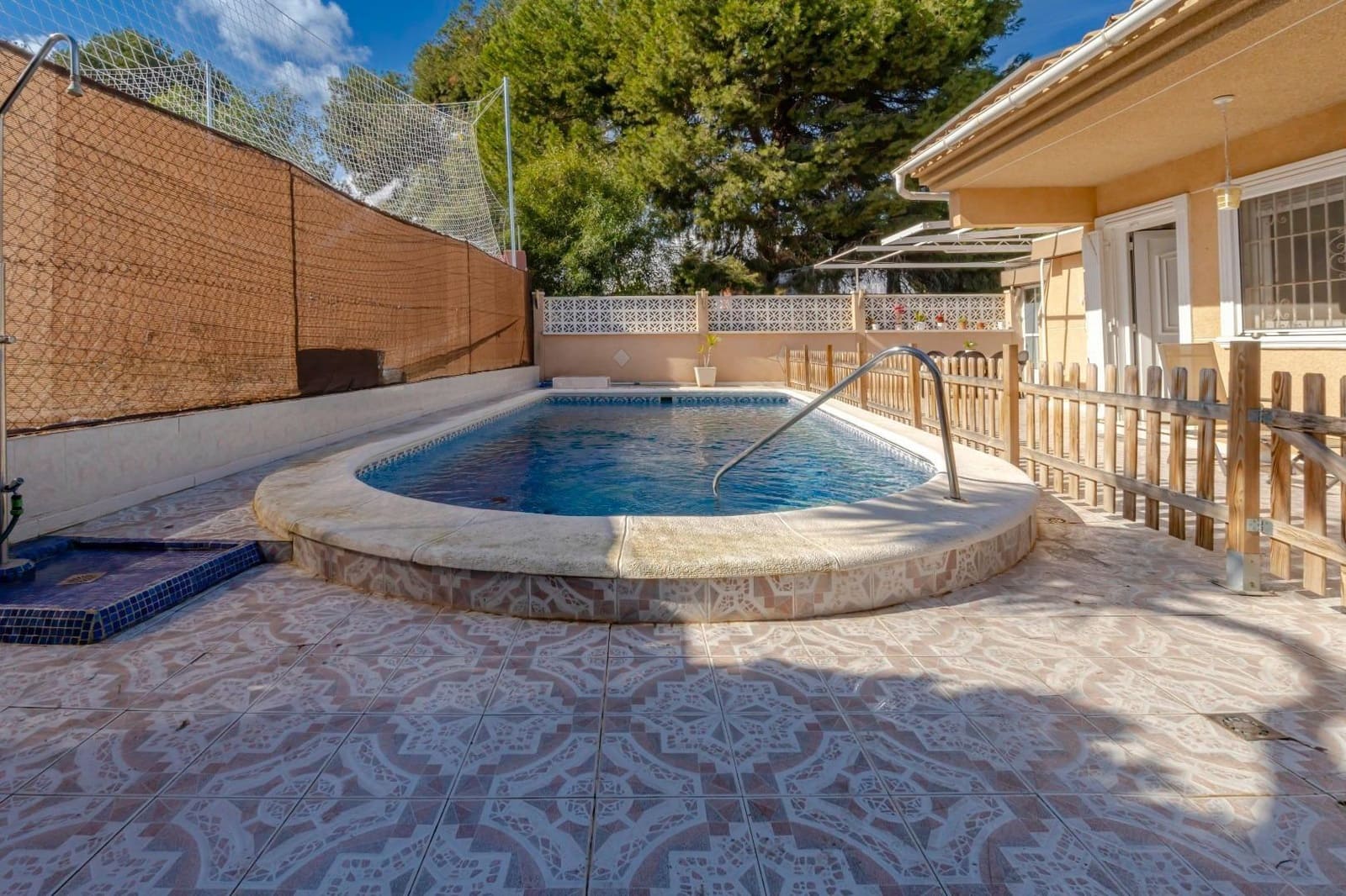 3 bedroom Villa for sale in Torrevieja with pool garage - € 299,999 (Ref: 9385464)