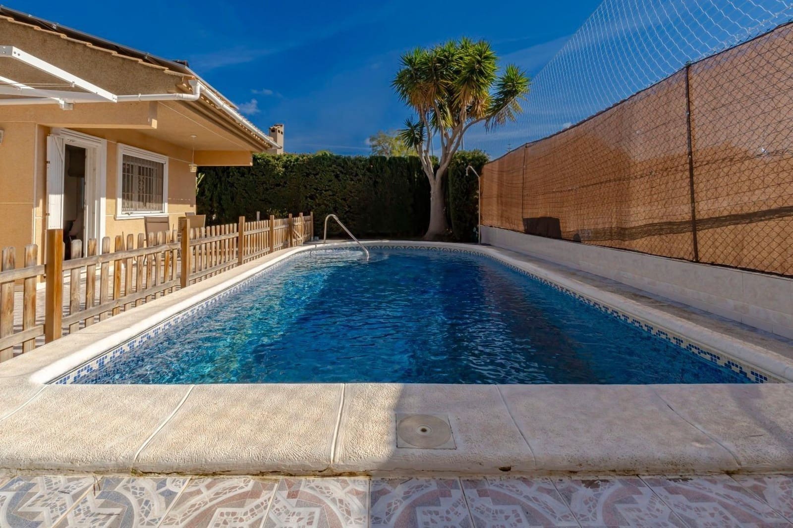 3 bedroom Villa for sale in Torrevieja with pool garage - € 299,999 (Ref: 9385464)