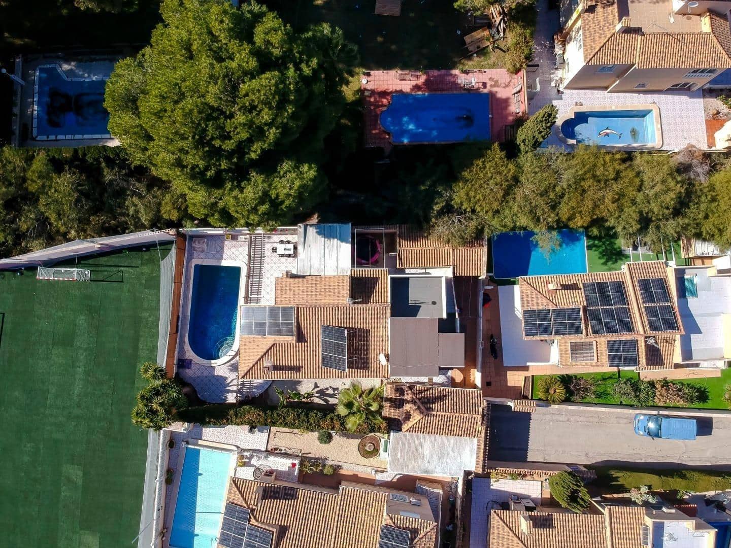 3 bedroom Villa for sale in Torrevieja with pool garage - € 299,999 (Ref: 9385464)