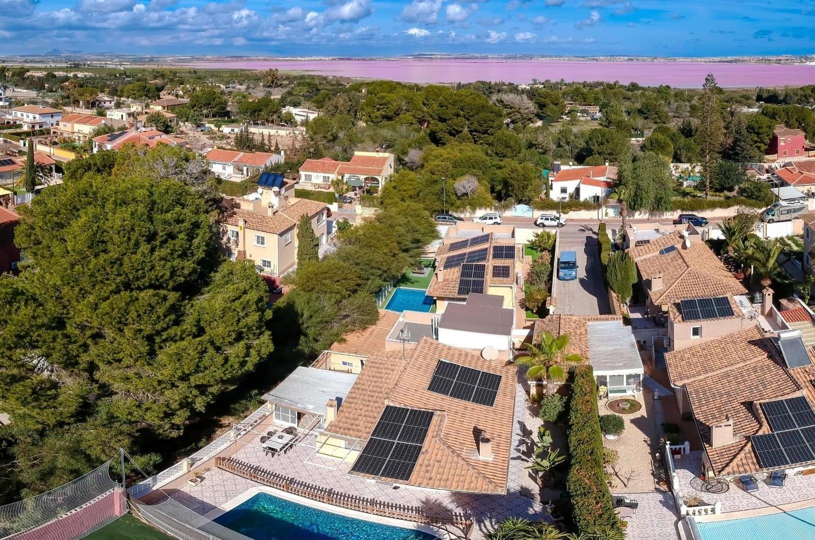 3 bedroom Villa for sale in Torrevieja with pool garage - € 299,999 (Ref: 9385464)