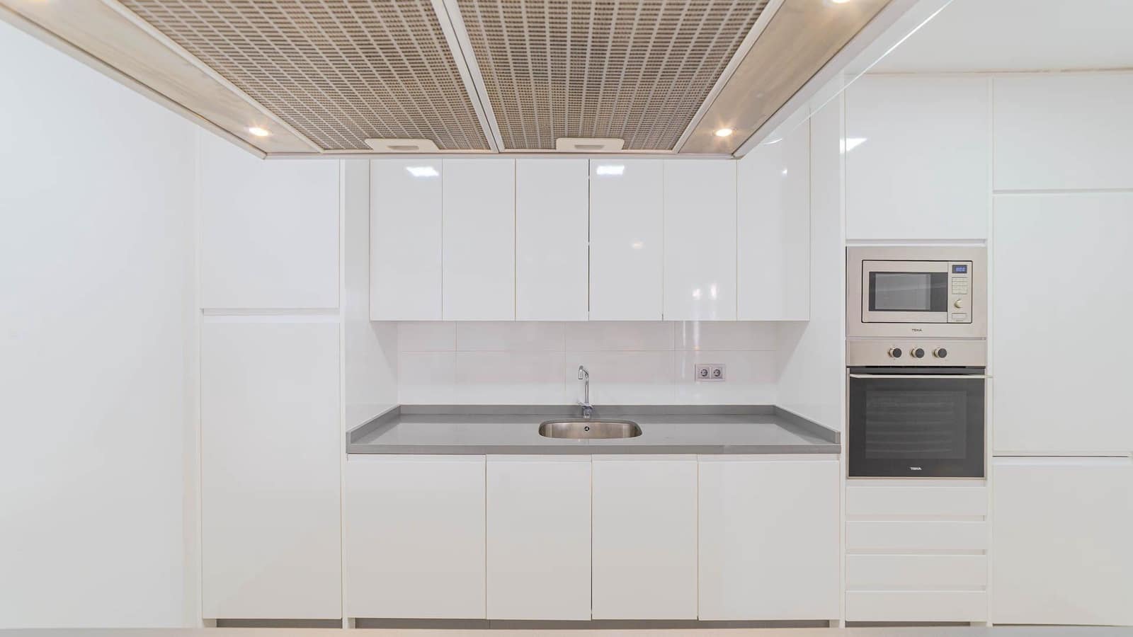 4 sovrum Lägenhet till salu i Daya Vieja med pool - 359 999 € (Ref: 9388034)