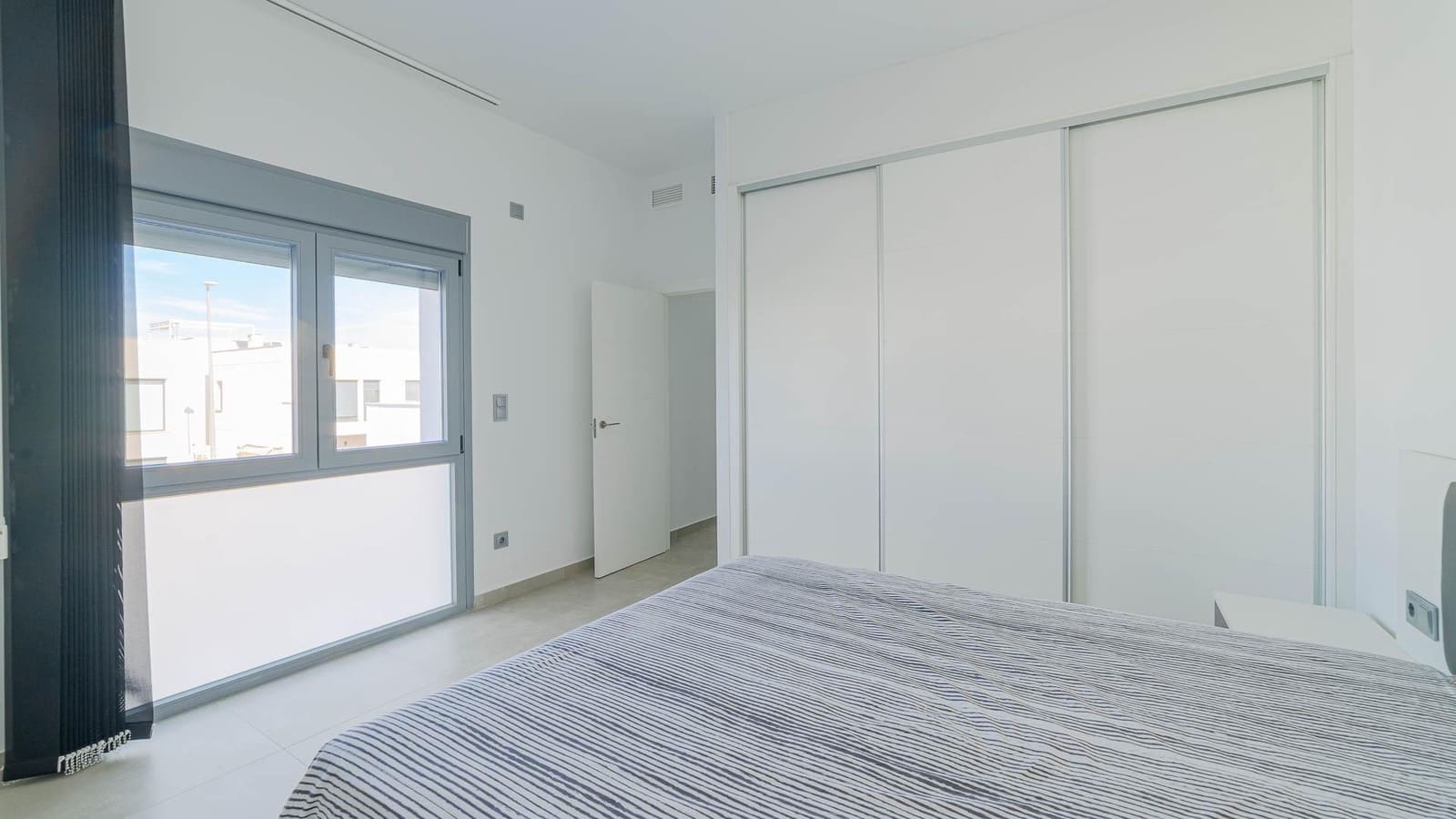 4 sovrum Lägenhet till salu i Daya Vieja med pool - 359 999 € (Ref: 9388034)