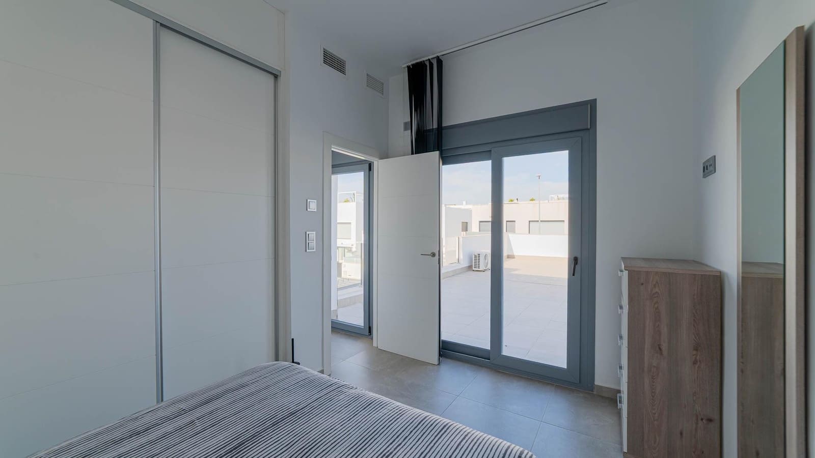 4 sovrum Lägenhet till salu i Daya Vieja med pool - 359 999 € (Ref: 9388034)