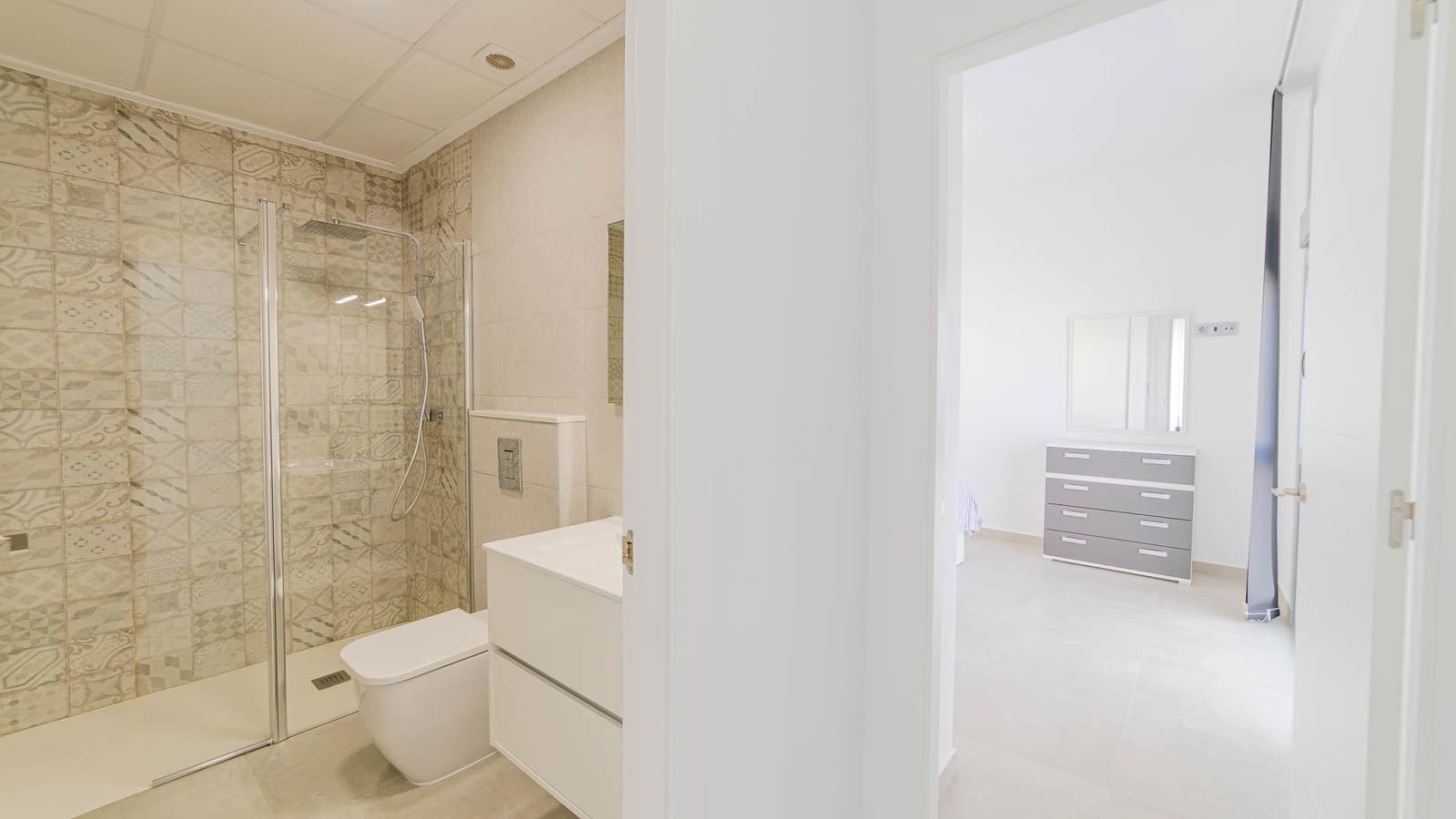 4 sovrum Lägenhet till salu i Daya Vieja med pool - 359 999 € (Ref: 9388034)