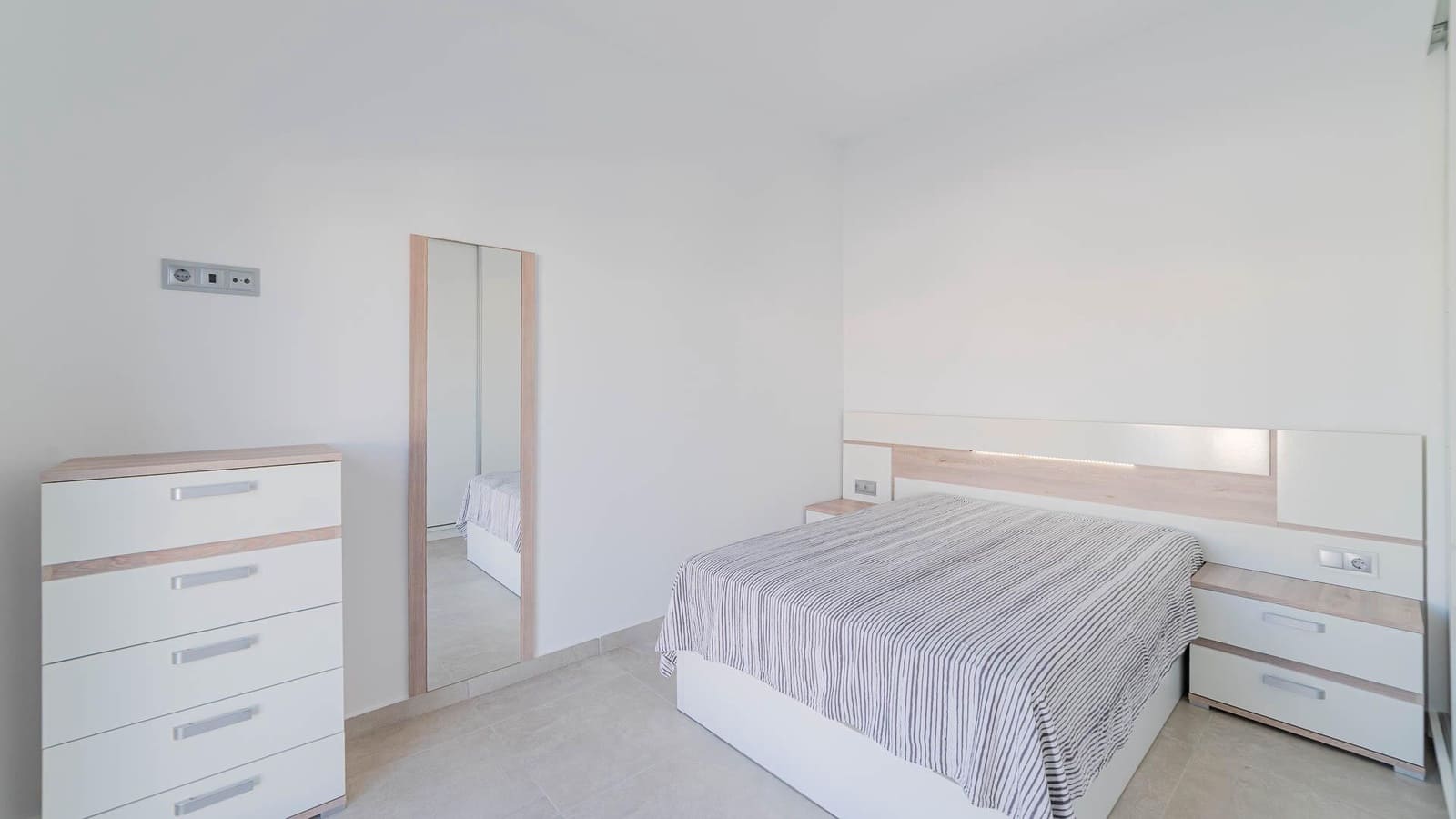 4 bedroom Apartment for sale in Daya Vieja with pool - € 349,999 (Ref: 9388034)