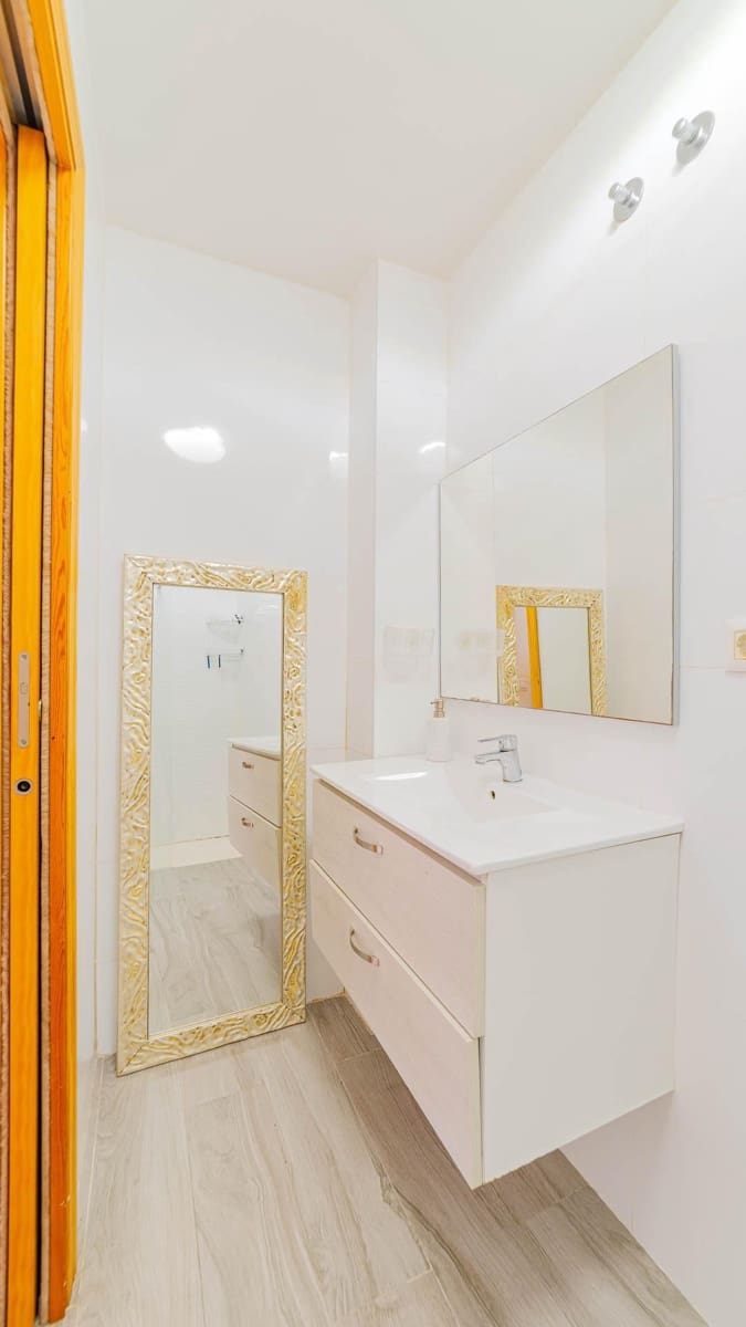 2 soveværelse Lejlighed til salg i Torrevieja med swimmingpool - € 139.999 (Ref: 9396117)