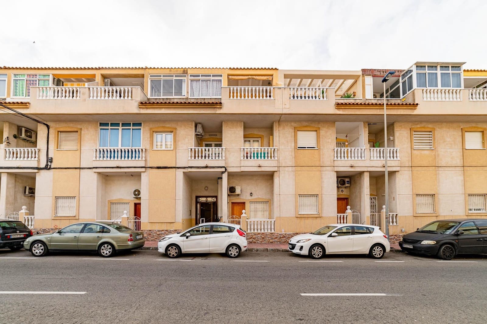 2 soveværelse Lejlighed til salg i Torrevieja med swimmingpool - € 139.999 (Ref: 9396117)