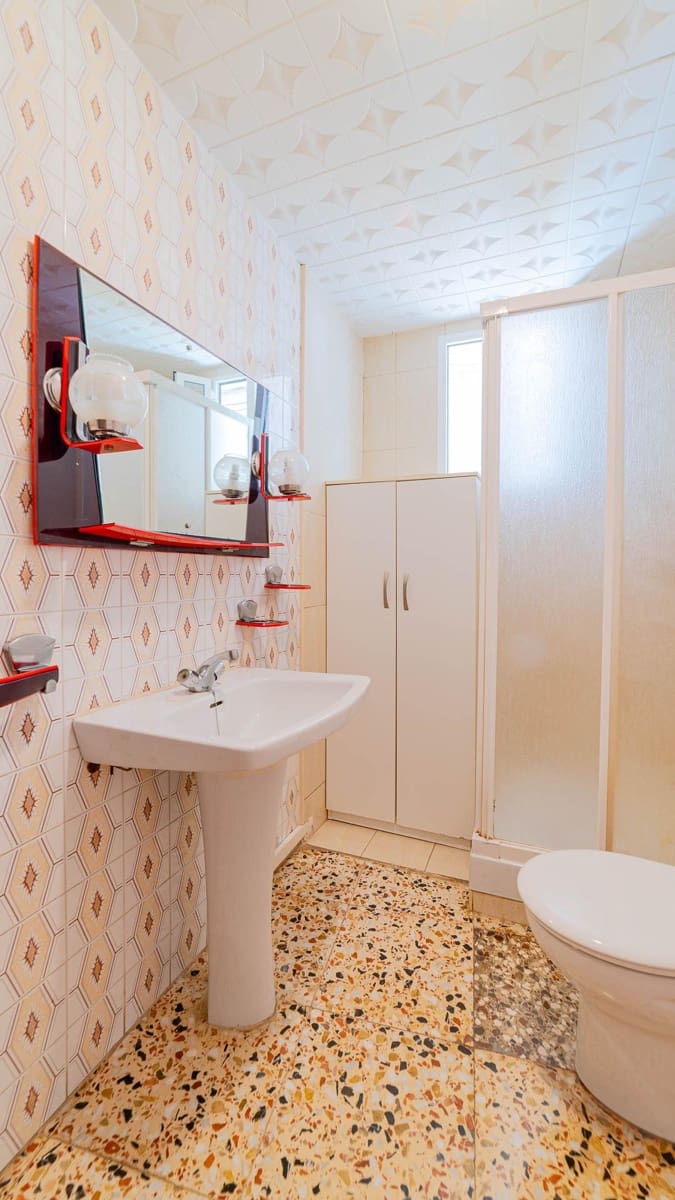 4 makuuhuone Huoneisto myytävänä paikassa Redovan - 79 999 € (Ref: 9406559)