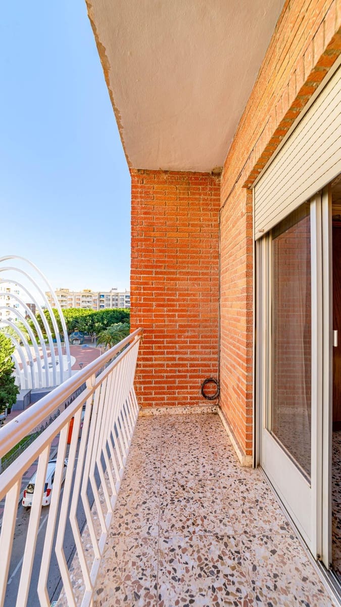 4 makuuhuone Huoneisto myytävänä paikassa Redovan - 79 999 € (Ref: 9406559)