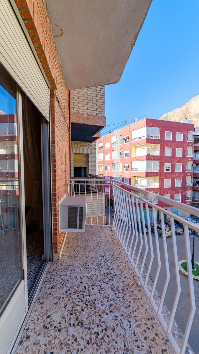 4 makuuhuone Huoneisto myytävänä paikassa Redovan - 79 999 € (Ref: 9406559)