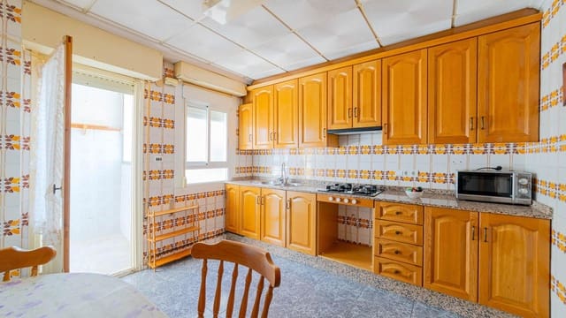 4 makuuhuone Huoneisto myytävänä paikassa Redován - 79 999 € (Ref: 9406559)