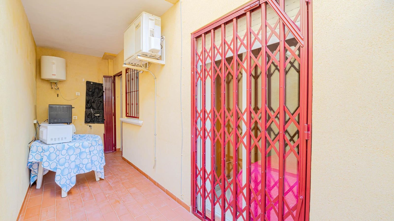 2 bedroom Bungalow for sale in Orihuela with pool - € 109,999 (Ref: 9411113)