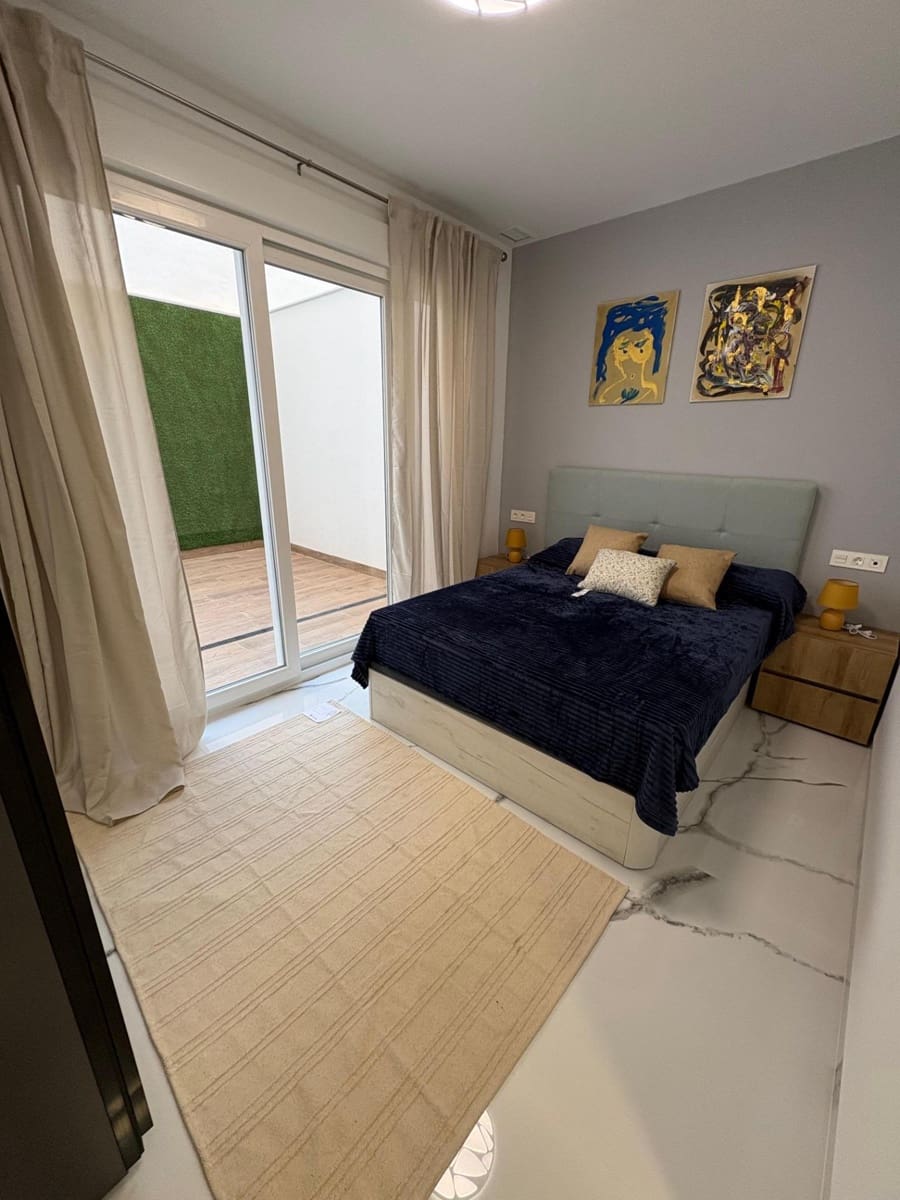 1 sypialnia Apartament na sprzedaż w Torrevieja - 229 999 € (Ref: 9414224)