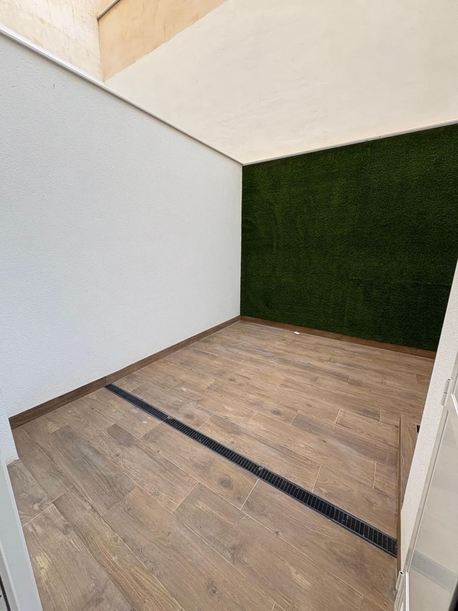 1 sypialnia Apartament na sprzedaż w Torrevieja - 229 999 € (Ref: 9414224)