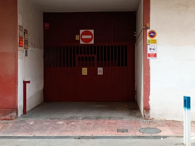 Garage te koop in Puerto Deportivo, Torrevieja - € 9.999 (Ref: 9440661)