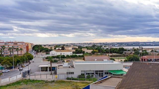 Apartamento de 2 habitaciones en Parque de las Naciones, Torrevieja en venta con piscina - 124.999 € (Ref: 9440674)