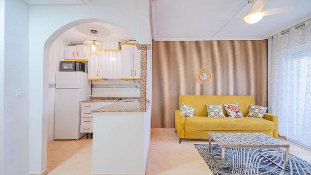 Apartamento de 2 habitaciones en Parque de las Naciones, Torrevieja en venta con piscina - 124.999 € (Ref: 9440674)