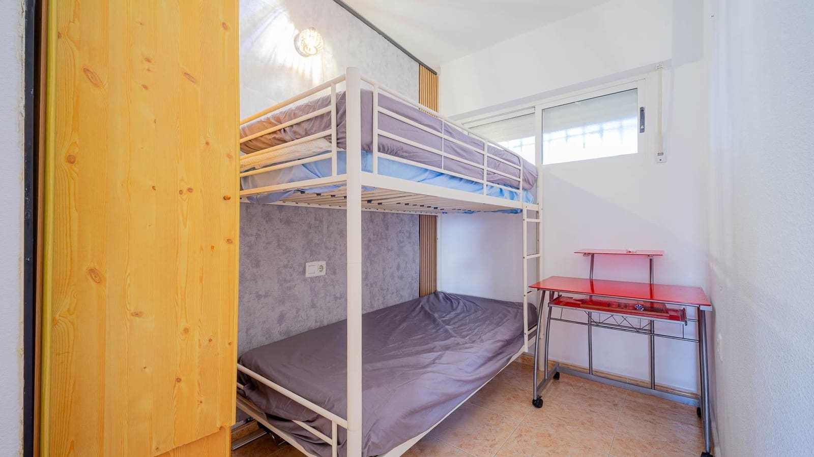 2 bedroom Apartment for sale in Torrevieja with pool - € 124,999 (Ref: 9440674)