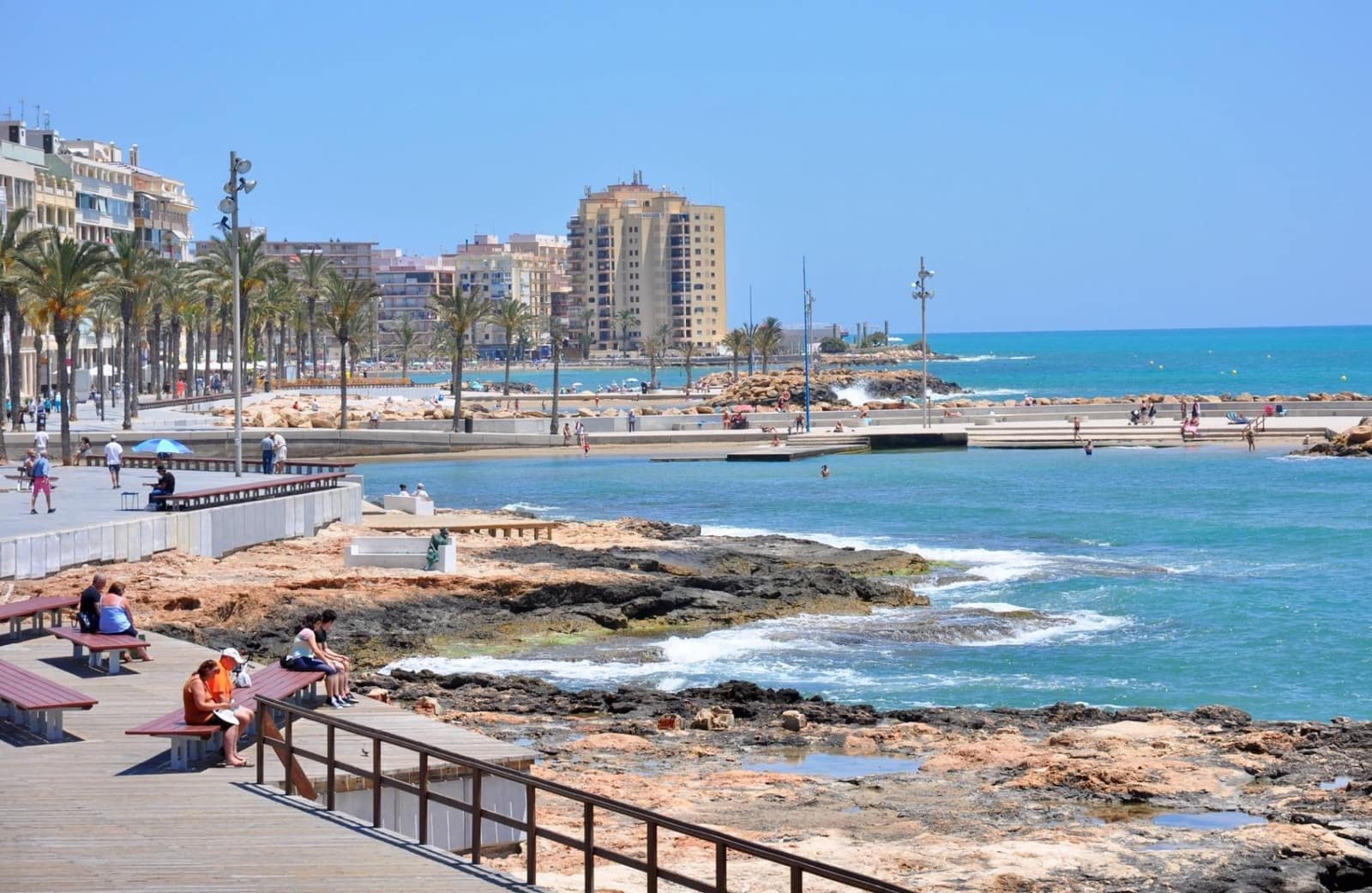 2 bedroom Apartment for sale in Torrevieja with pool - € 124,999 (Ref: 9440674)