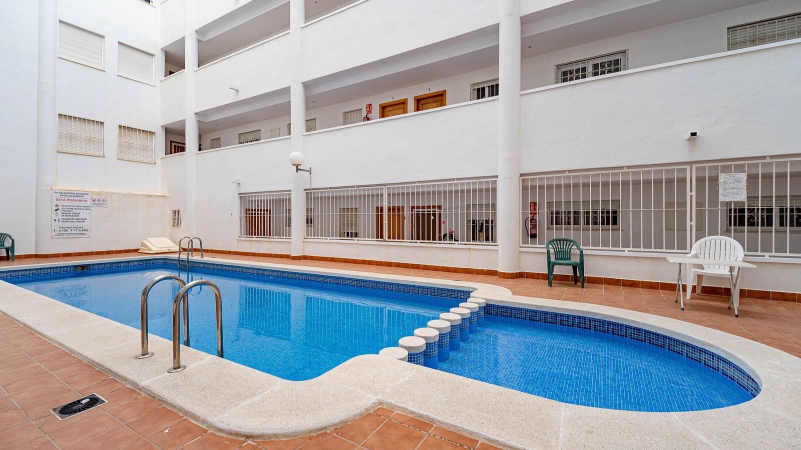 2 bedroom Apartment for sale in Torrevieja with pool - € 124,999 (Ref: 9440674)