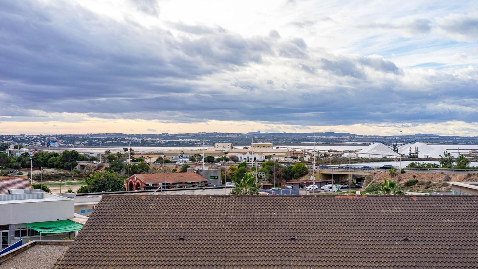 2 bedroom Apartment for sale in Torrevieja with pool - € 124,999 (Ref: 9440674)