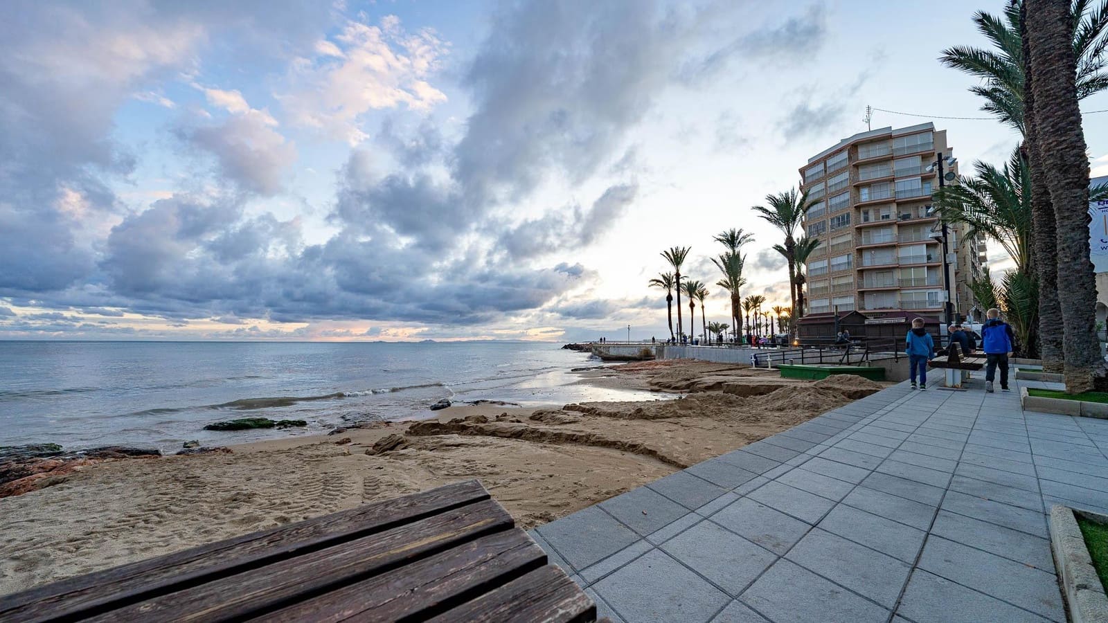 1 sypialnia Apartament na sprzedaż w Torrevieja z basenem - 199 000 € (Ref: 9470527)