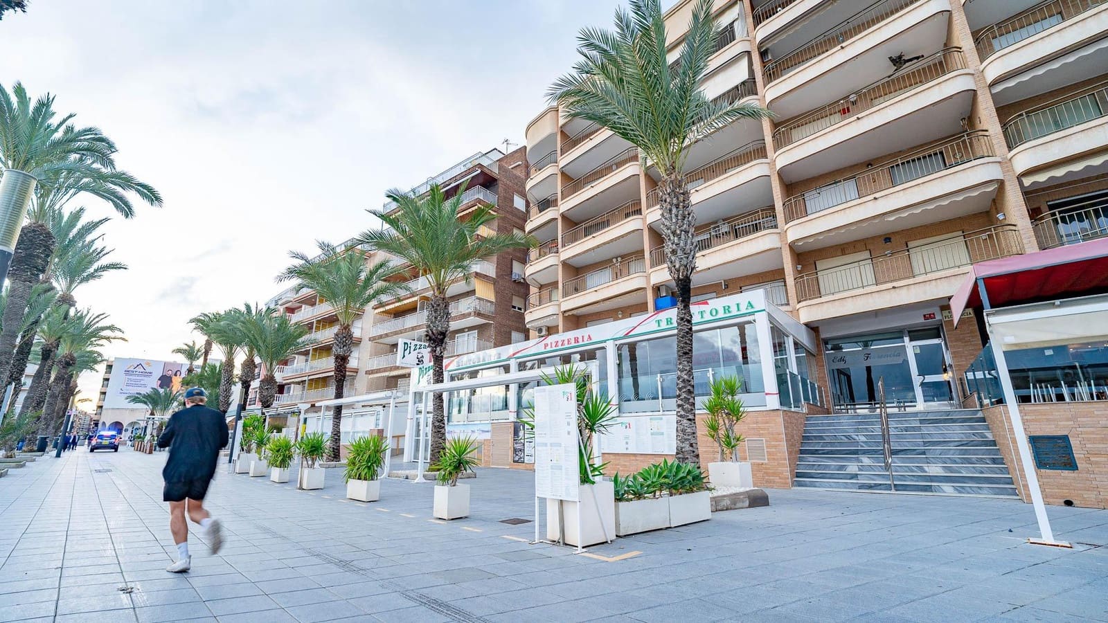 1 sypialnia Apartament na sprzedaż w Torrevieja z basenem - 199 000 € (Ref: 9470527)