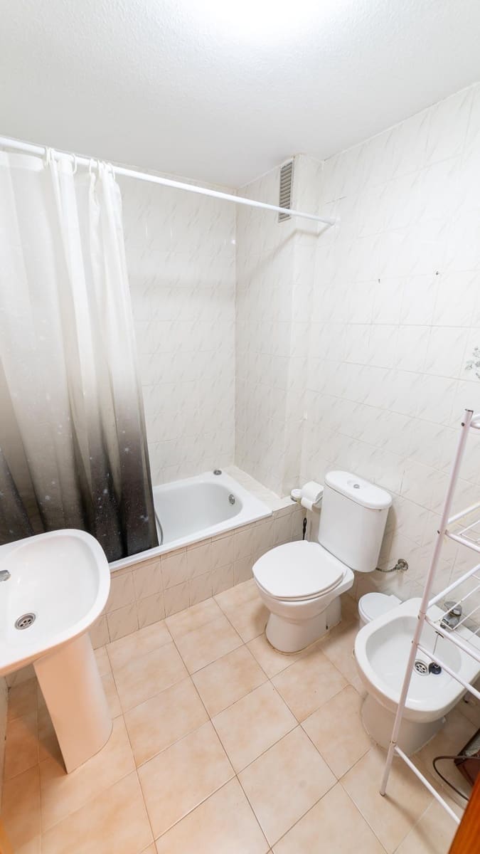 2 bedroom Apartment for sale in La Veleta - € 138,999 (Ref: 9497516)