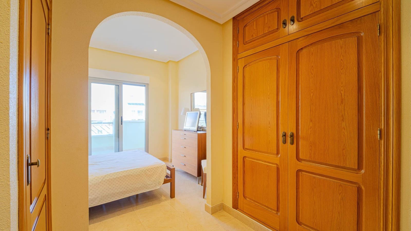 Apartamento de 3 habitaciones en Torrevieja en venta con garaje - 394.999 € (Ref: 9519060)