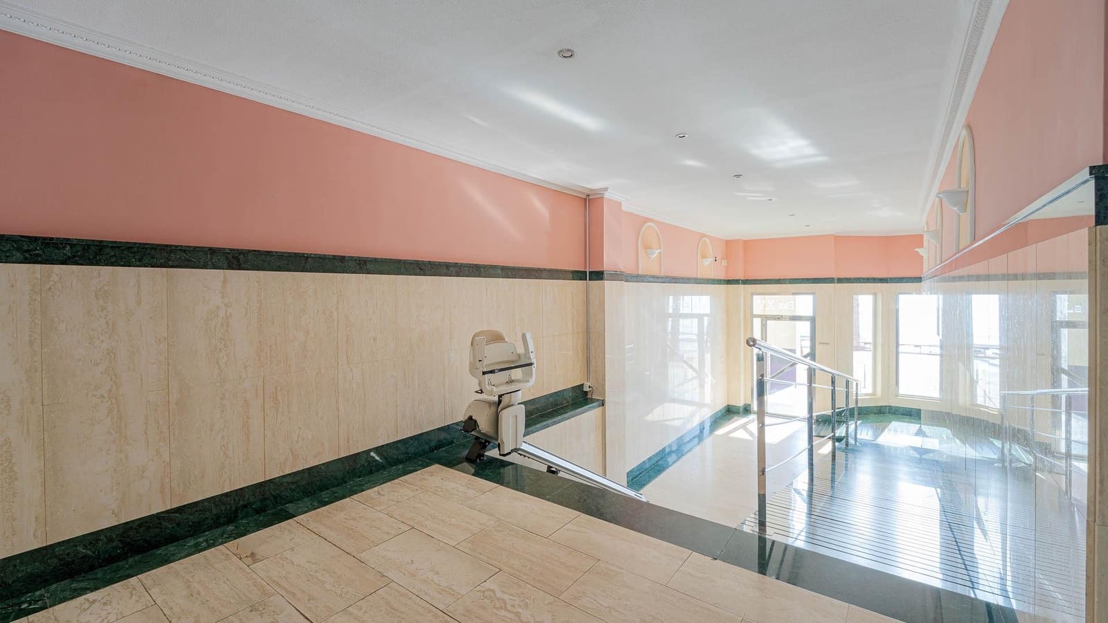 Apartamento de 3 habitaciones en Torrevieja en venta con garaje - 394.999 € (Ref: 9519060)