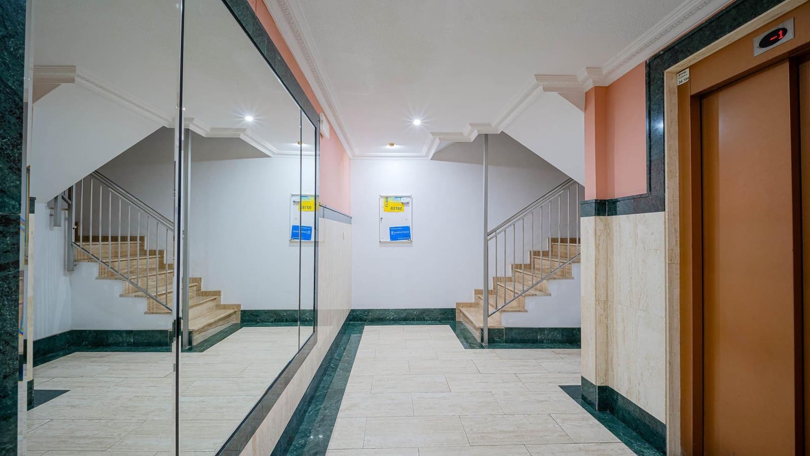 Apartamento de 3 habitaciones en Torrevieja en venta con garaje - 394.999 € (Ref: 9519060)