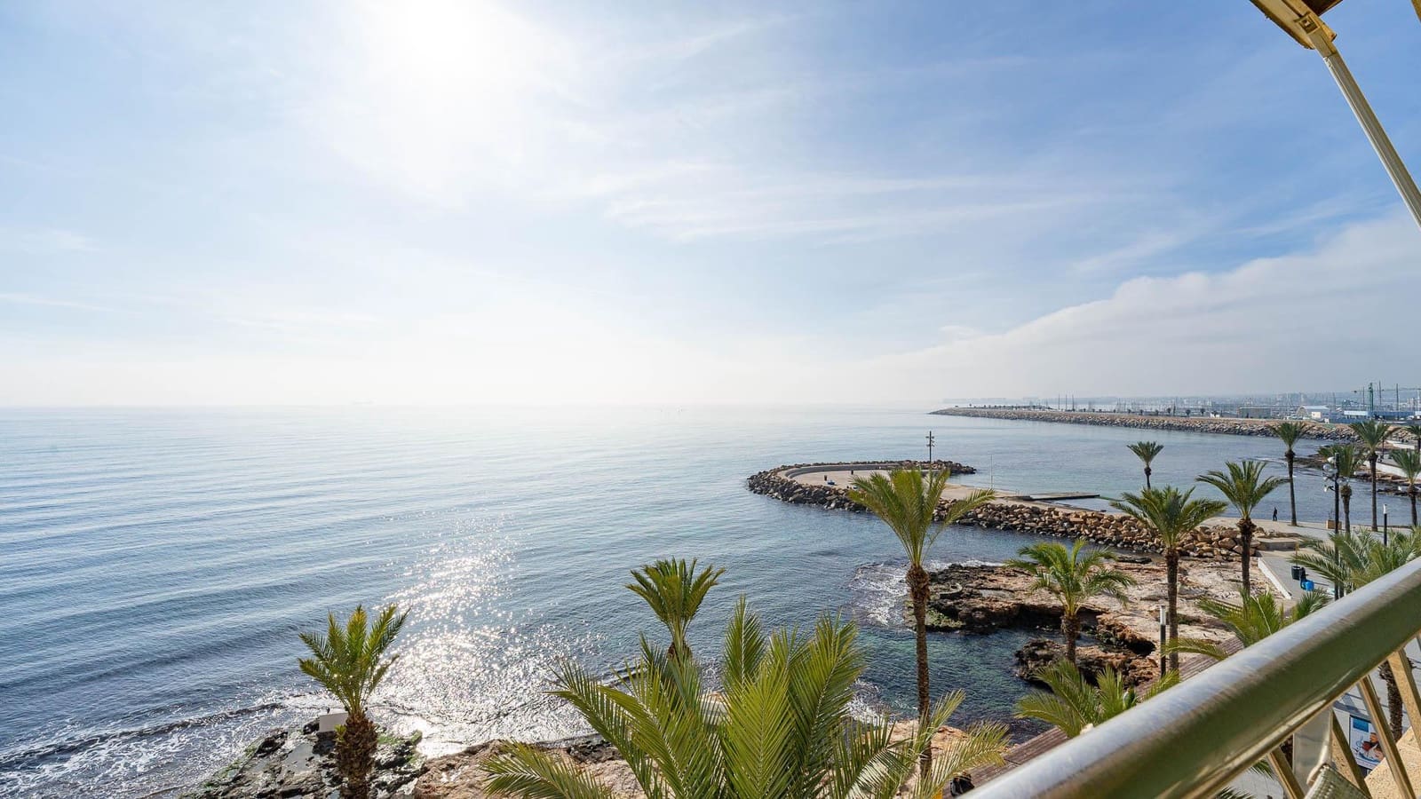 Apartamento de 3 habitaciones en Torrevieja en venta con garaje - 394.999 € (Ref: 9519060)