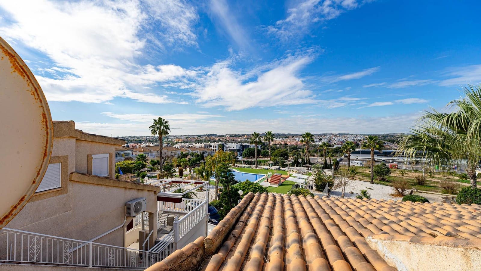 6 camera da letto Villa in vendita in La Florida con piscina garage - 297.999 € (Rif: 9520858)