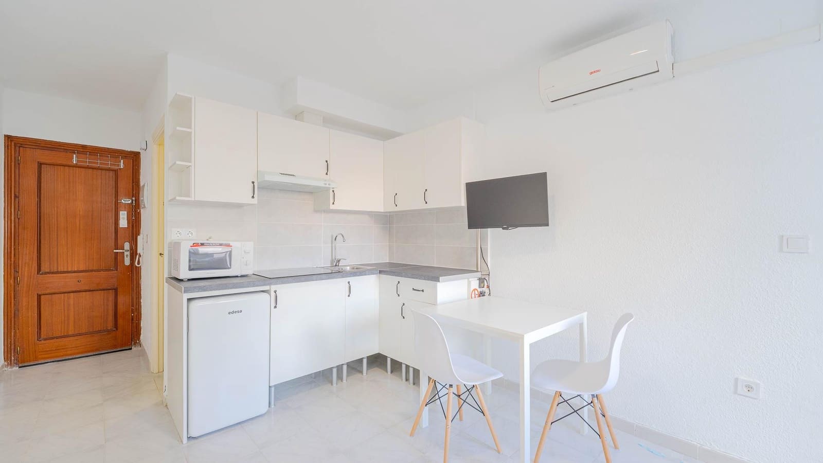 Studio til salgs i Torrevieja - € 89 999 (Ref: 9527810)
