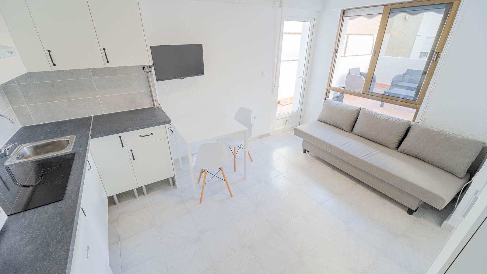 Studio til salgs i Torrevieja - € 89 999 (Ref: 9527810)