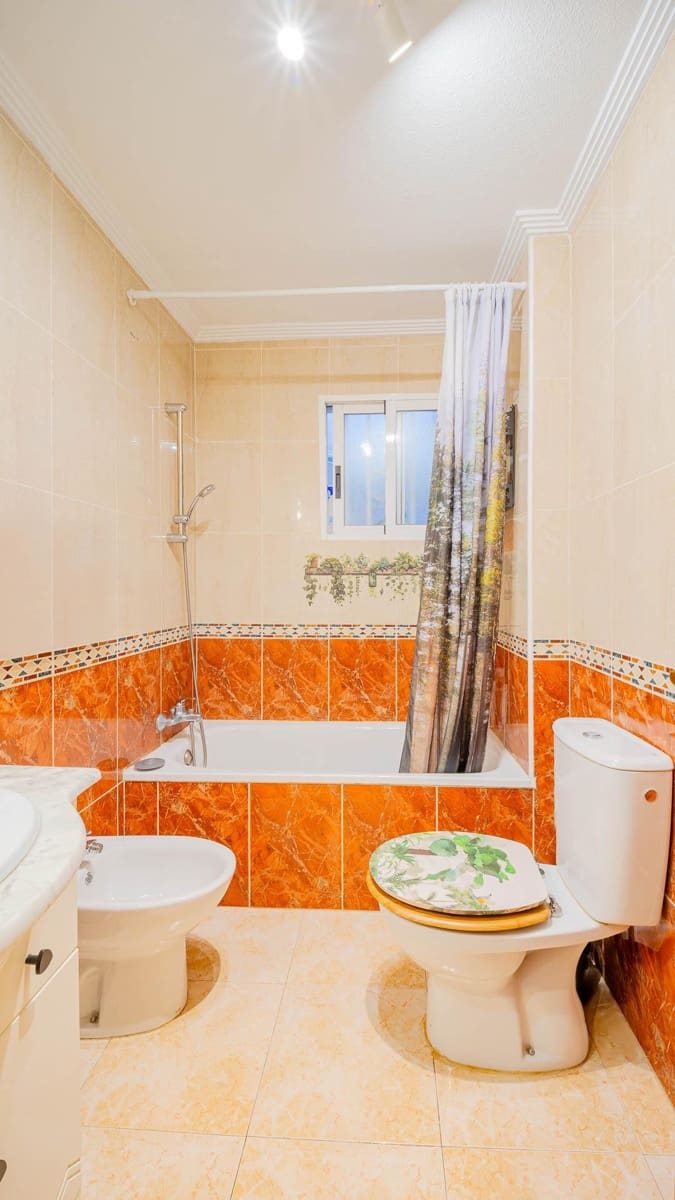 2 Zimmer Apartment zu verkaufen in Torrevieja mit Pool - 99.999 € (Ref: 9532344)