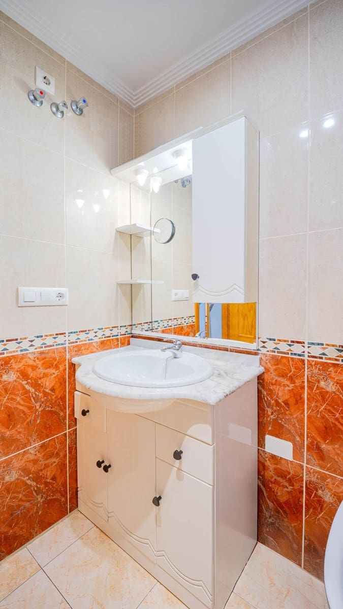 2 Zimmer Apartment zu verkaufen in Torrevieja mit Pool - 99.999 € (Ref: 9532344)