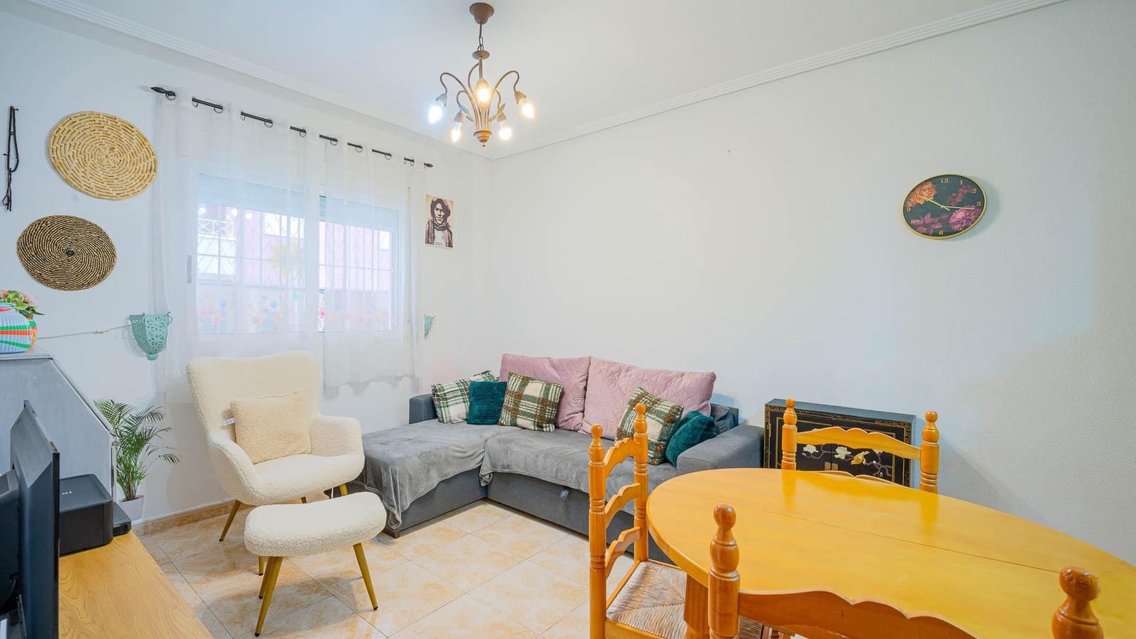 2 Zimmer Apartment zu verkaufen in Torrevieja mit Pool - 99.999 € (Ref: 9532344)
