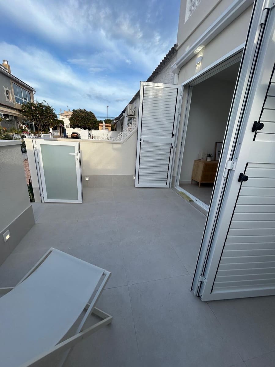 2 soveværelse Rækkehus til salg i Torrevieja - € 149.000 (Ref: 9532345)