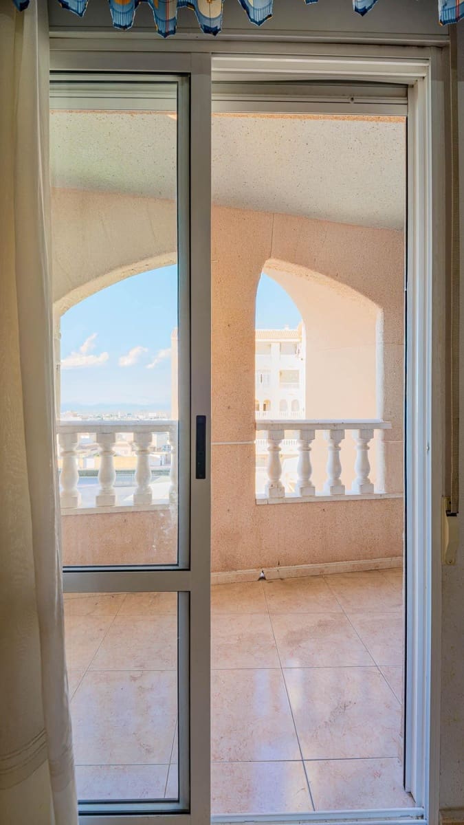 3 chambre Appartement à vendre à Torrevieja avec piscine - 159 999 € (Ref: 9541244)