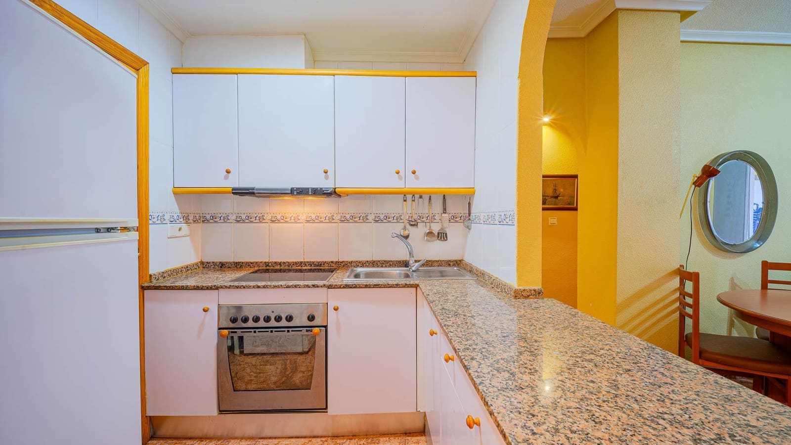 2 slaapkamer Appartement te koop in Torrevieja met zwembad - € 119.999 (Ref: 9548380)
