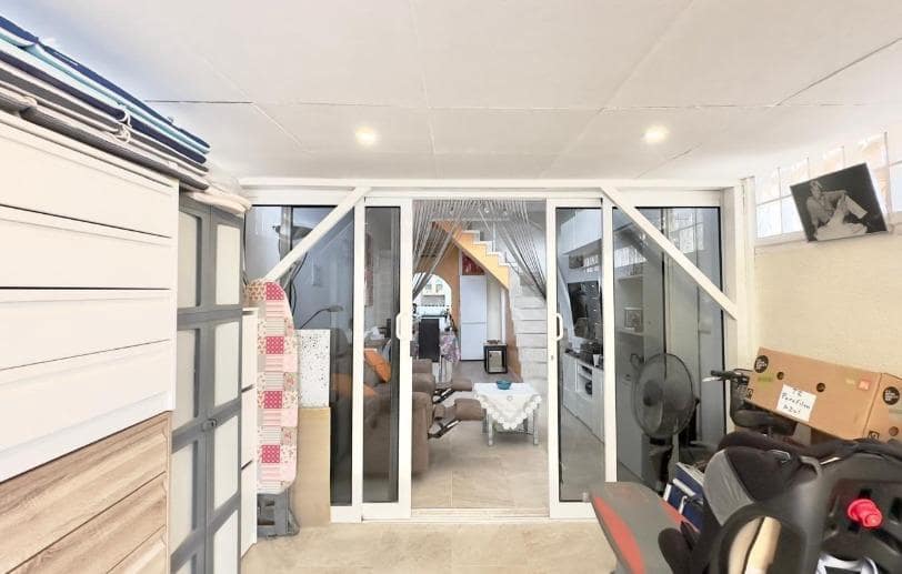 Apartamento de 2 habitaciones en Torrevieja en venta con piscina - 135.000 € (Ref: 9555989)