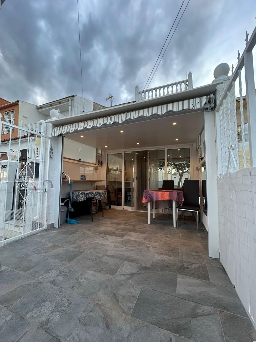 Apartamento de 2 habitaciones en Torrevieja en venta con piscina - 135.000 € (Ref: 9555989)