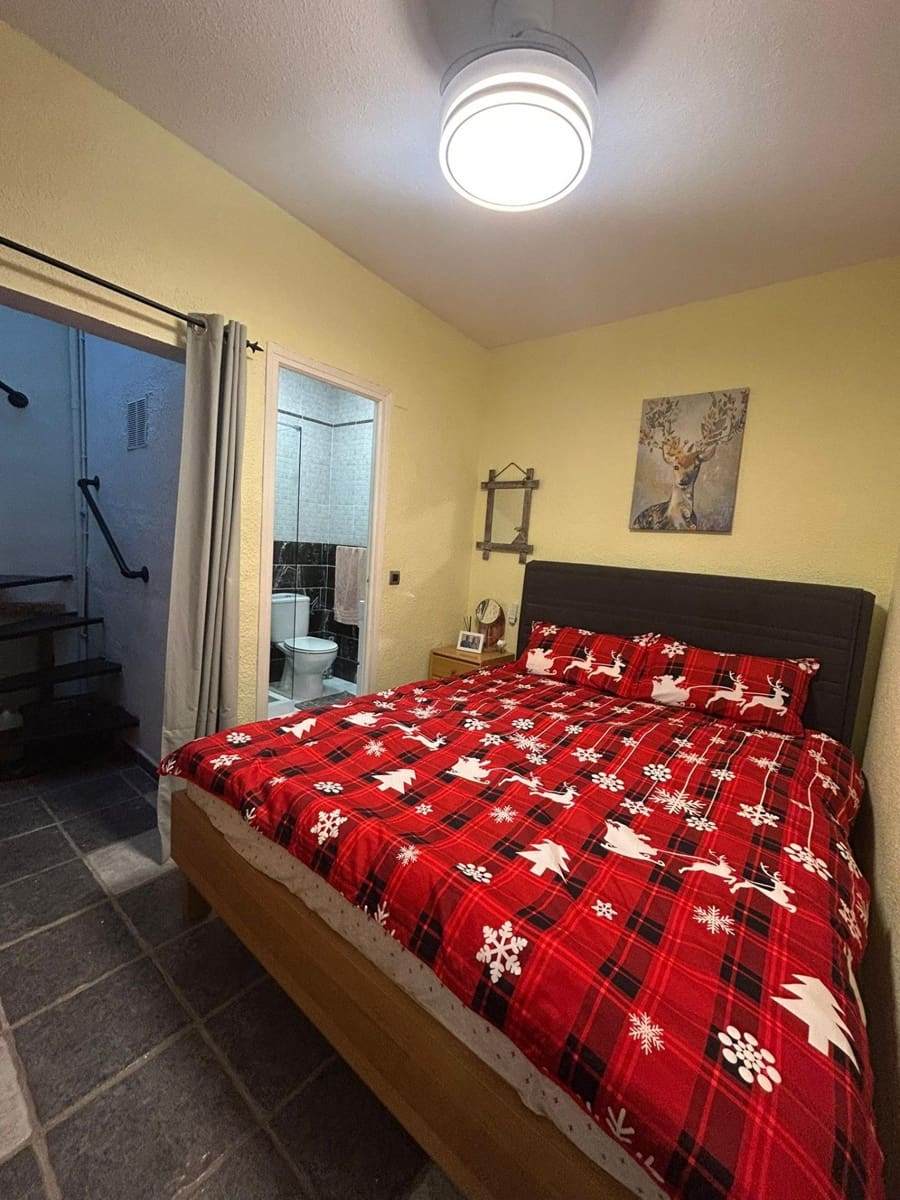 Apartamento de 2 habitaciones en Torrevieja en venta con piscina - 135.000 € (Ref: 9555989)