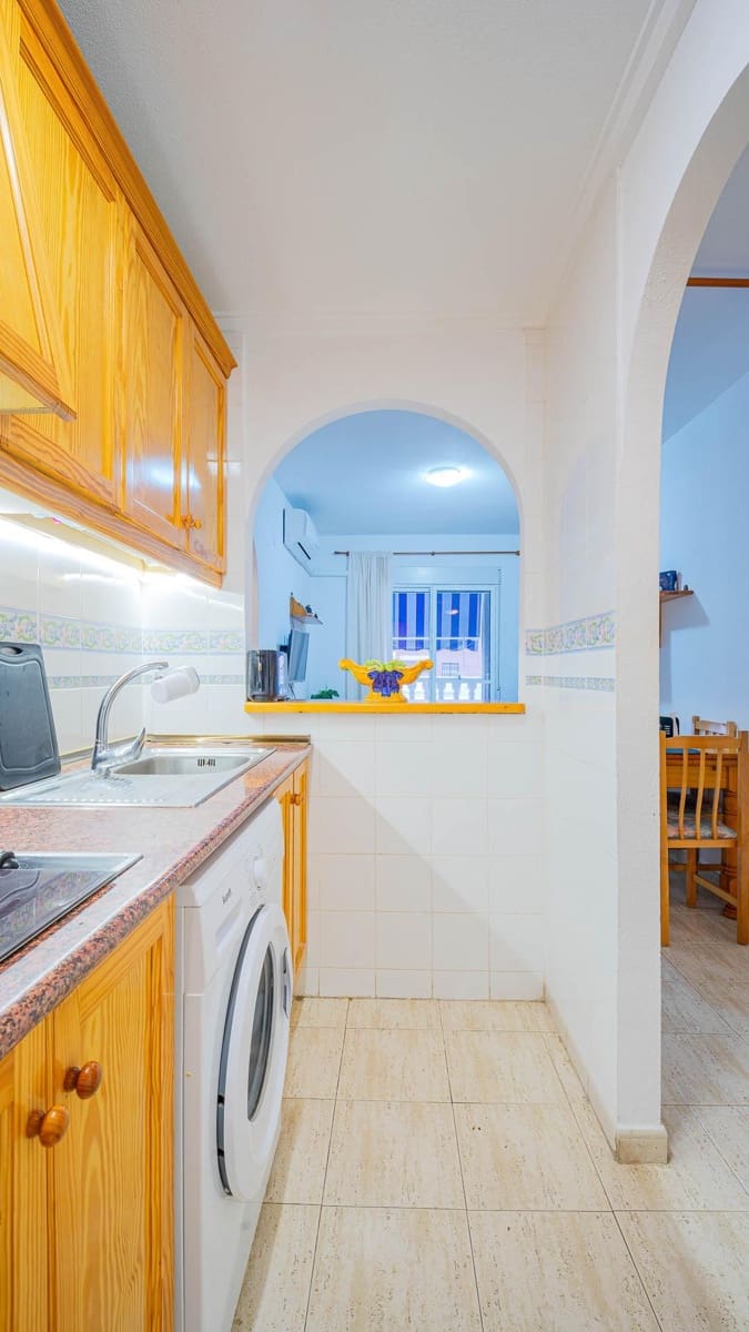 2 sypialnia Apartament na sprzedaż w Torrevieja z basenem garażem - 143 999 € (Ref: 9561942)