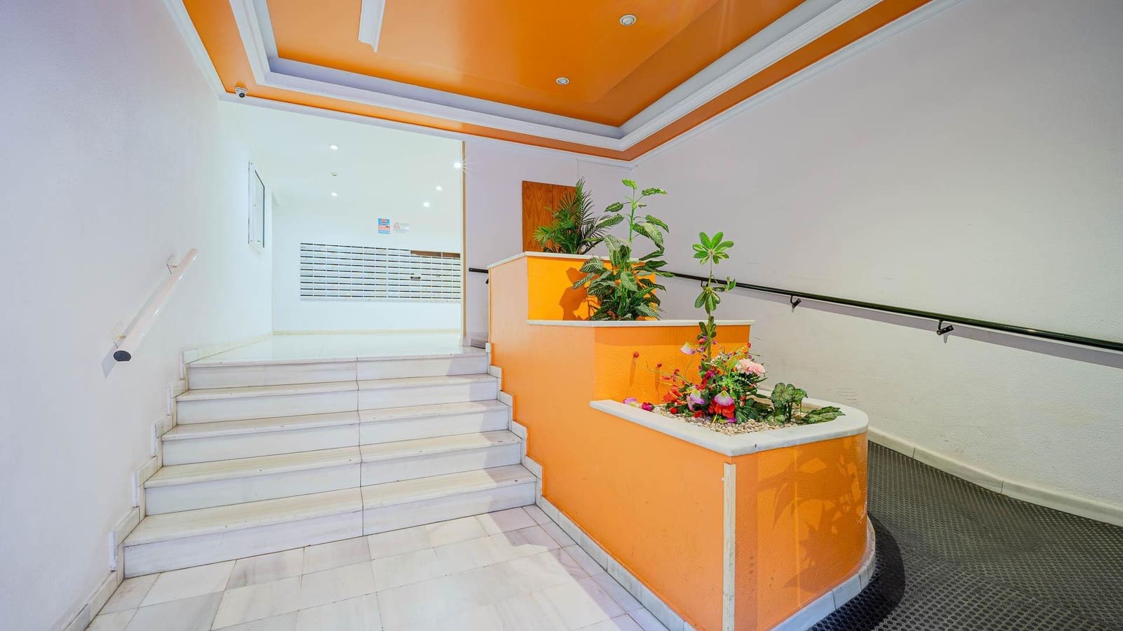 2 sypialnia Apartament na sprzedaż w Torrevieja z basenem garażem - 143 999 € (Ref: 9561942)