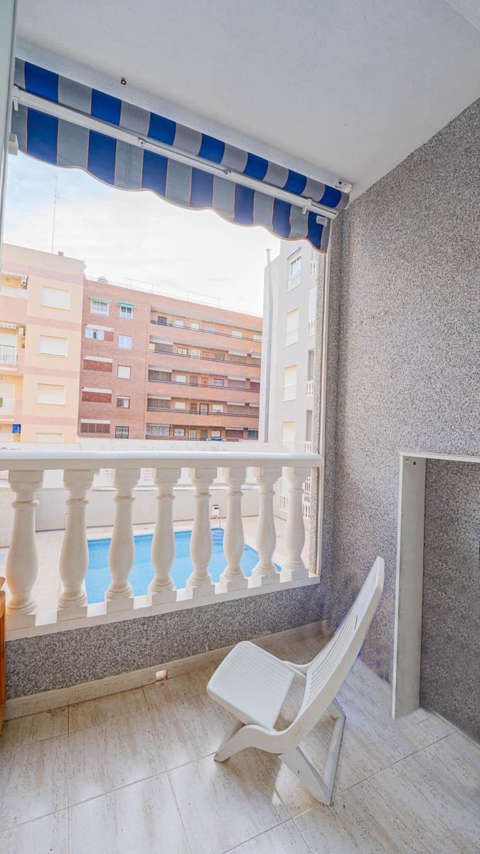 2 chambre Appartement à vendre à Torrevieja avec piscine garage - 134 500 € (Ref: 9561942)